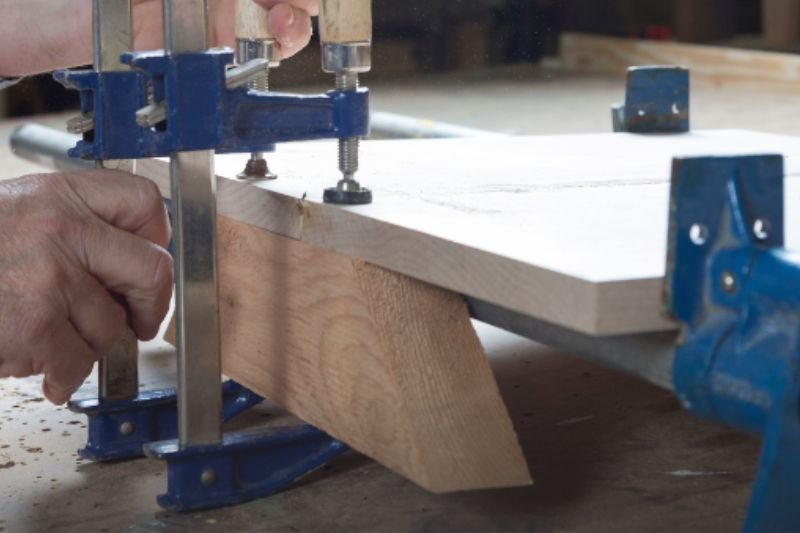 Industrial Clamp Guide: Different Types of Clamping Systems